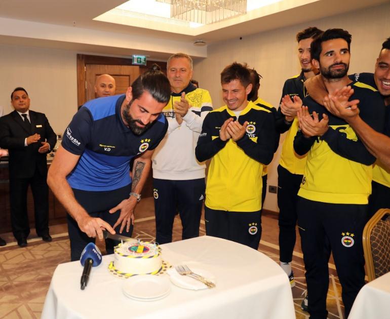 Fenerbahçe'de yardımcı antrenör Volkan Demirel'in doğum günü