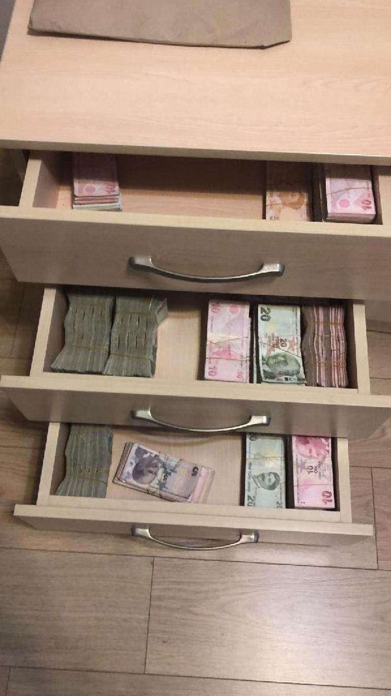 İstanbulda lüks rezidansa baskın Her yerden para çıktı