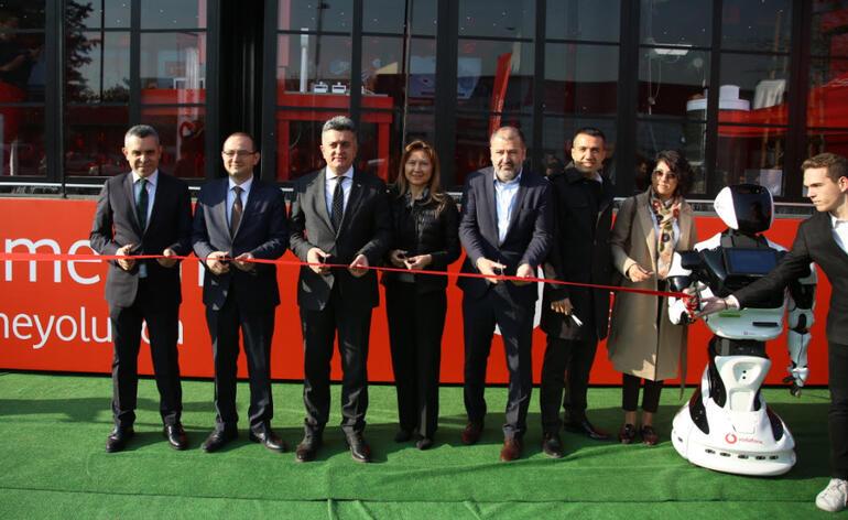 Vodafone Business Dijitalleşme Tırı Ankara'ya ulaştı
