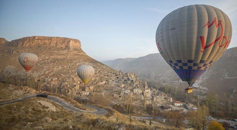 Kayseri'de sıcak hava balonu uçuşları başladı