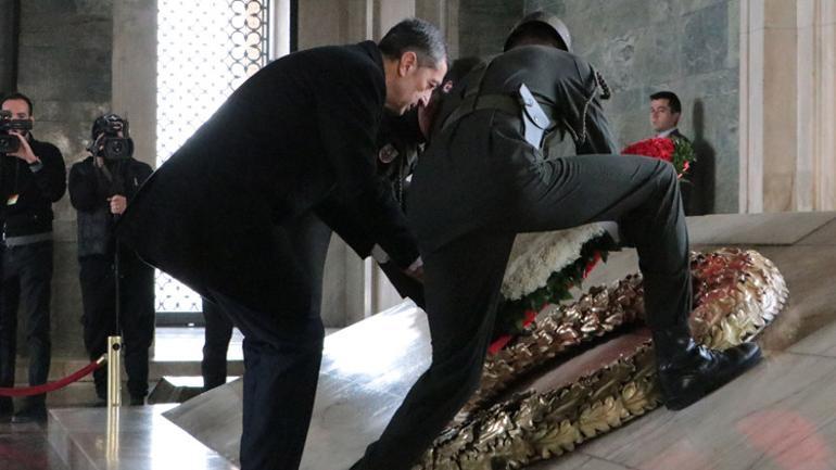 Bakan Selçuk, öğretmenlerle Anıtkabiri ziyaret etti