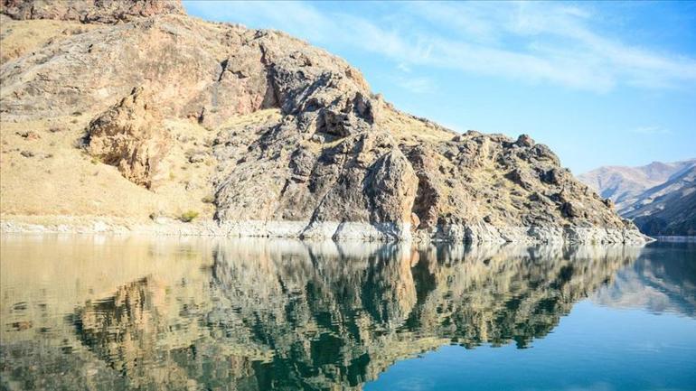 Fırat Nehri'nin 'saklı kanyonları' göz kamaştırıyor