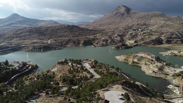 Konya'nın parkları ziyaretçileriyle şenlendi