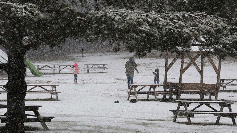 Ilgaz, Kartepe, Abant ve Düzce yaylalarına mevsimin ilk karı düştü