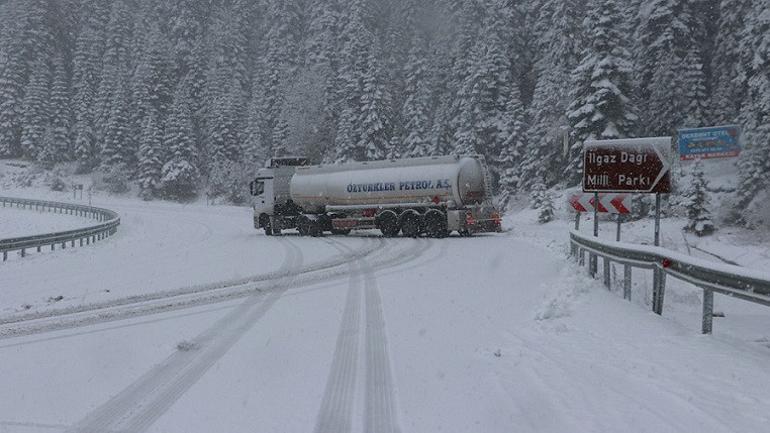 Ilgaz, Kartepe, Abant ve Düzce yaylalarına mevsimin ilk karı düştü