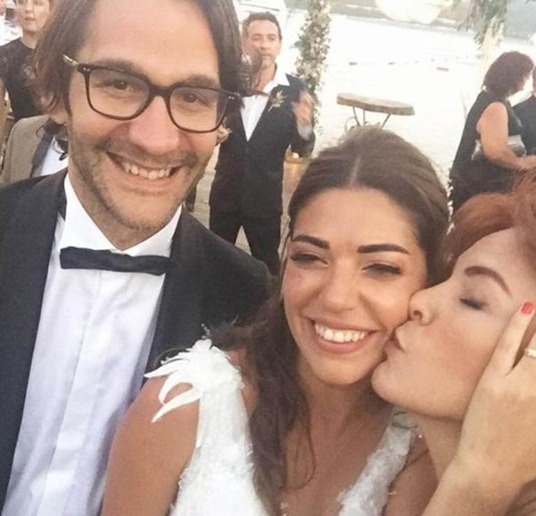 Ceren Moray Esinin Istegi Uzerine Yemek Kursuna Yazildi Haberler Magazin