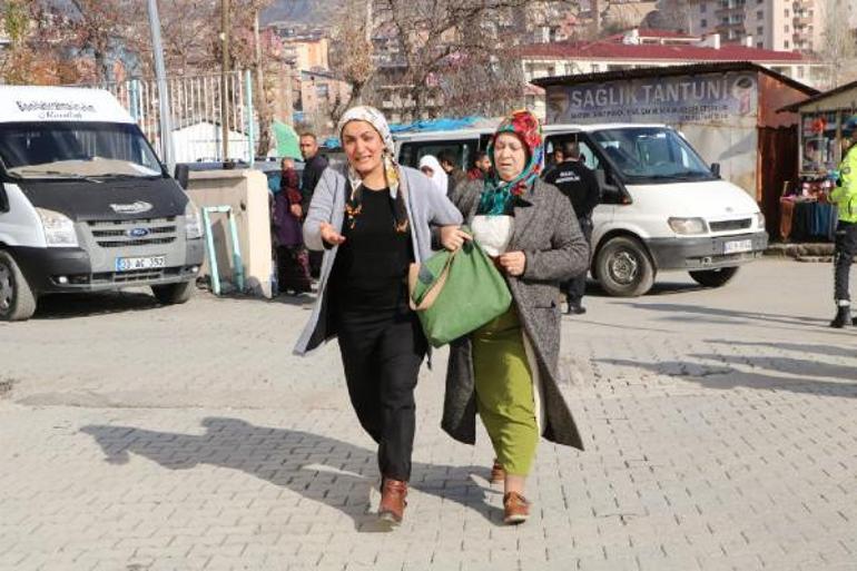Köy minibüsü şarampole yuvarlandı: 2 ölü, 10 öğrenci yaralı