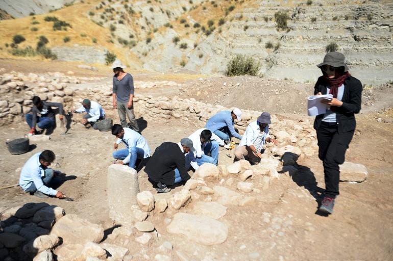 Göbeklitepe'den bin yıl daha eski bulgular içeriyor