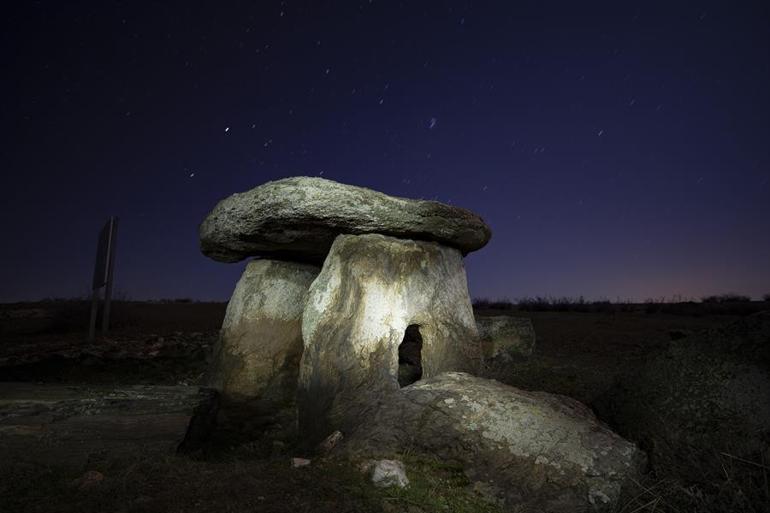 Trakya dolmenlerine Stonehenge benzetmesi