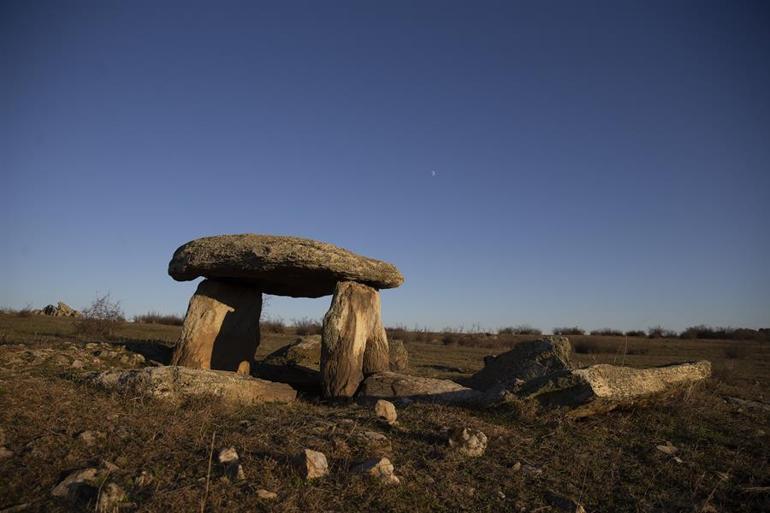 Trakya dolmenlerine Stonehenge benzetmesi