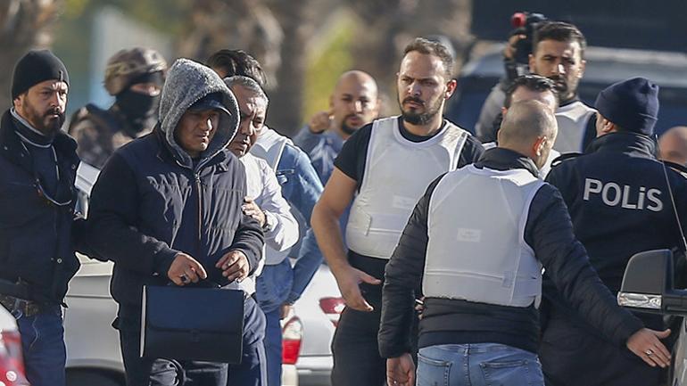 Son dakika haberi: Bankada büyük panik İçeriden detaylar geldi... Soyguncu: Üzerimde bomba var