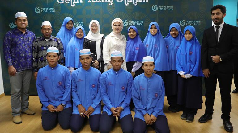 Emine Erdoğan Malezya'da YEE Türk Kültür Merkezini açtı