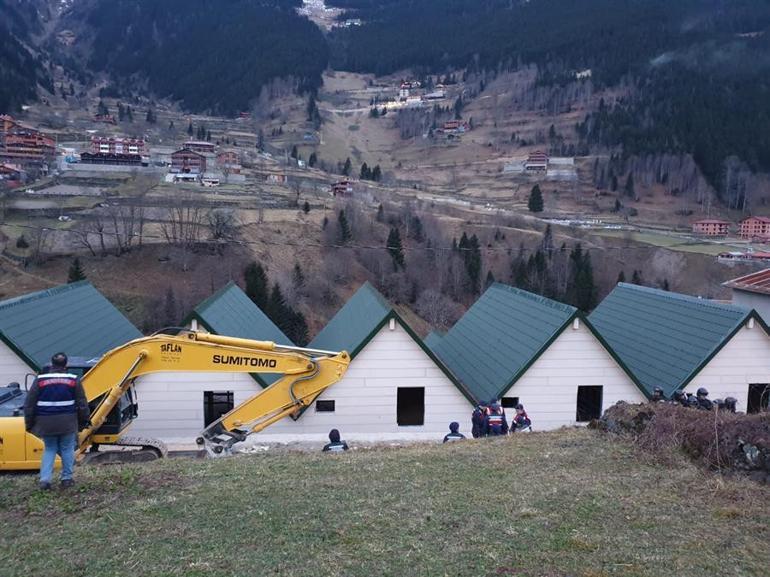 Uzungöl'de yıkımlar başladı