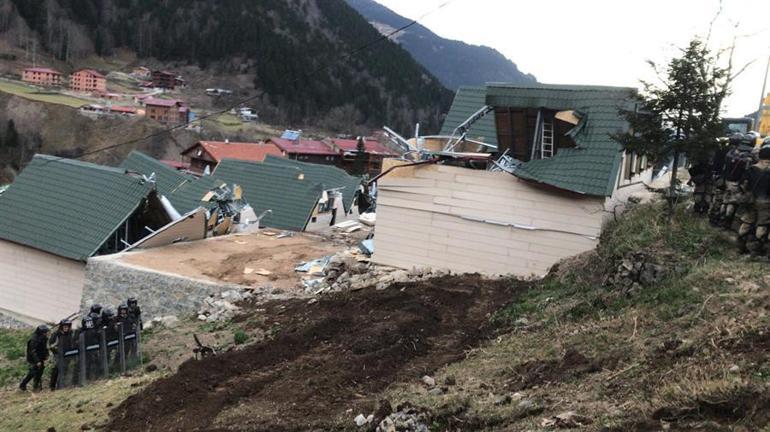 Uzungöl'de yıkımlar başladı