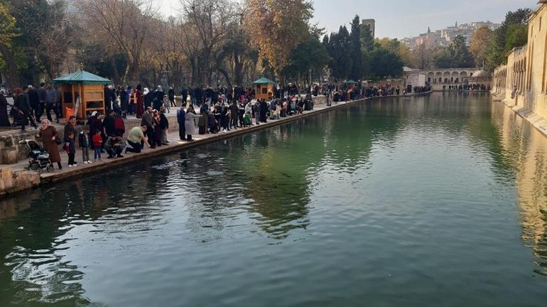 Şanlıurfa’nın en önemli tarihi ve turistik mekanı: Balıklıgöl