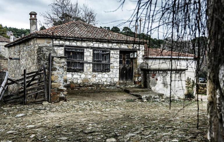 Burnumuzun dibindeki masal köy: Adatepe