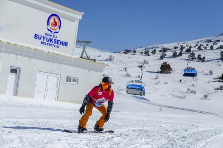 Ege'nin en büyük kayak merkezi sezonu açtı