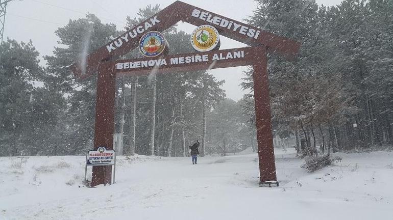 Belenova Mesire Alanı beyaza büründü