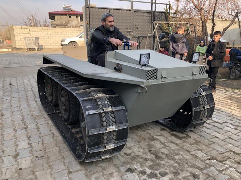 Baba ve oğlu kendi imkanlarıyla paletli arazi aracı üretti