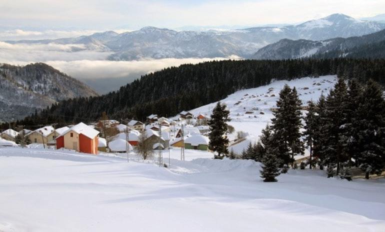 Giresun yaylalarında kar keyfi