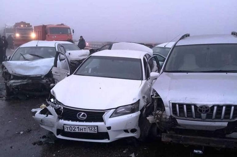 Rusya'da zincirleme trafik kazası: 2 ölü, 12 yaralı