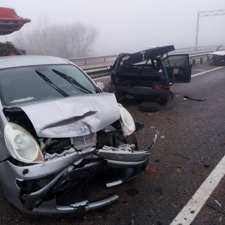 Rusya'da zincirleme trafik kazası: 2 ölü, 12 yaralı