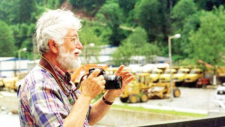 Turkey 'grandfather lost ground crying ... Trees