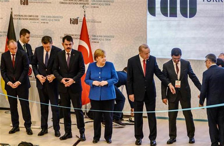 Son dakika haberler... Cumhurbaşkanı Erdoğan: Sükûnet sağlanmazsa olaylar tüm Akdeniz havzasını etkileyecek