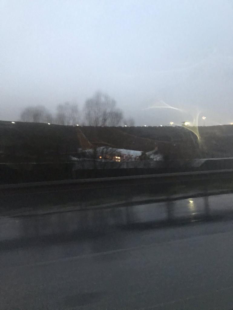 Son dakika haberi: Sabiha Gökçende uçak pistten çıktı