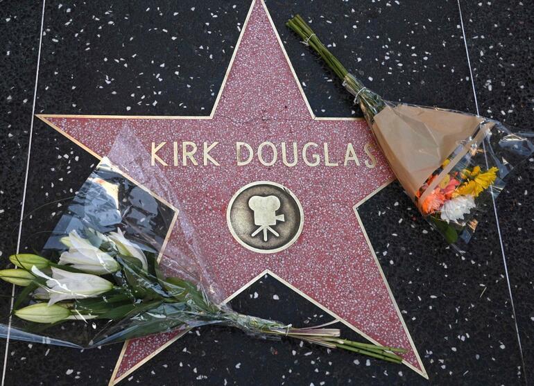 ABDli ünlü oyuncu Kirk Douglas hayatını kaybetti