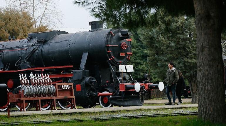 Asırlık kara trenler ziyaretçilerini bekliyor