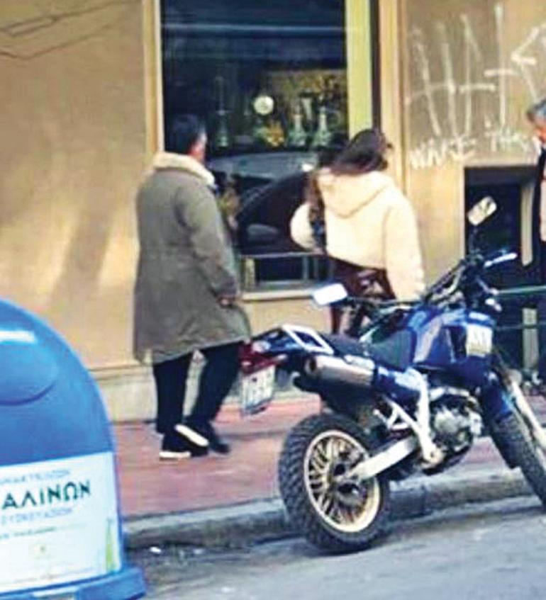 Cem Yılmaz ile Serenay Sarıkaya'nın Atina kaçamağı