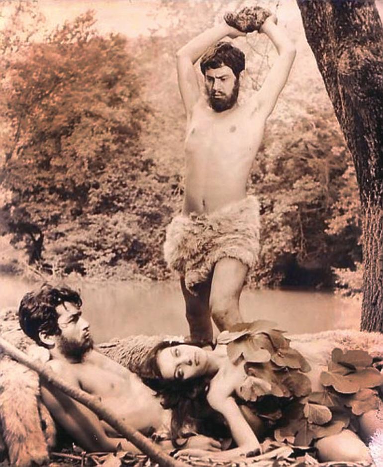 Yaradılışta bir de gay ve üçlü aşk hiyakesi varmış