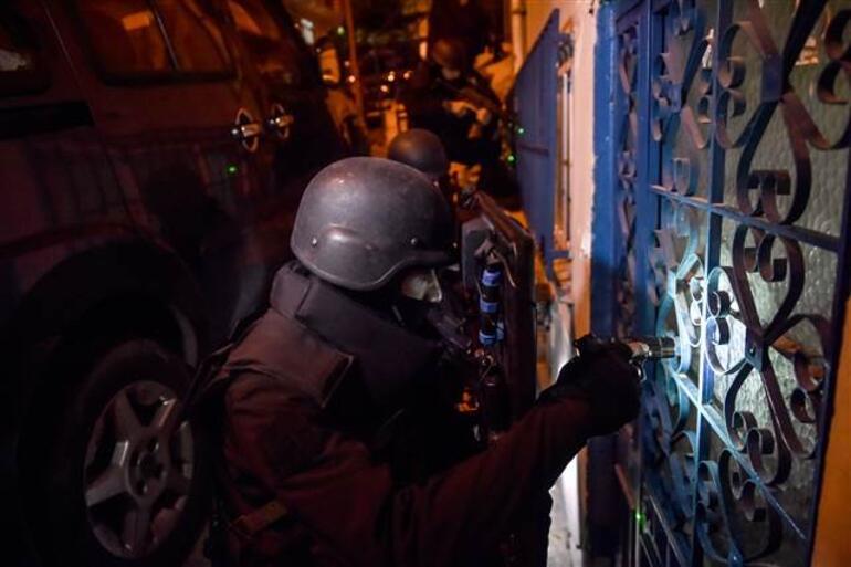 İstanbulda DEAŞın sözde emir yapısına operasyon: 13 gözaltı Operasyonda ‘duvar arkası radar’ cihazı kullanıldı