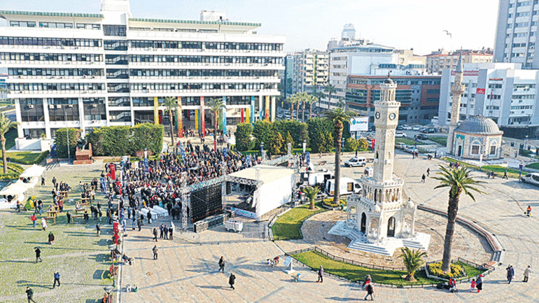 İzmir’de dijital demokrasi dönemi