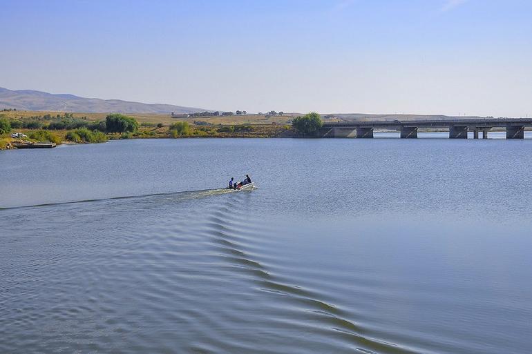 Selçuklulardan günümüze uzanan Tarihi Çeşnigir Köprüsü