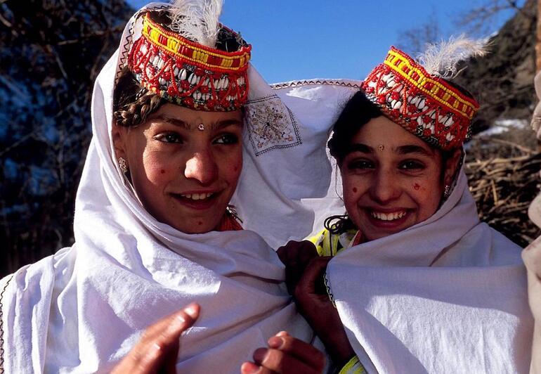 Afganistan ve Pakistan arasında çok tanrılı dine inanan halk: Kalaşlar