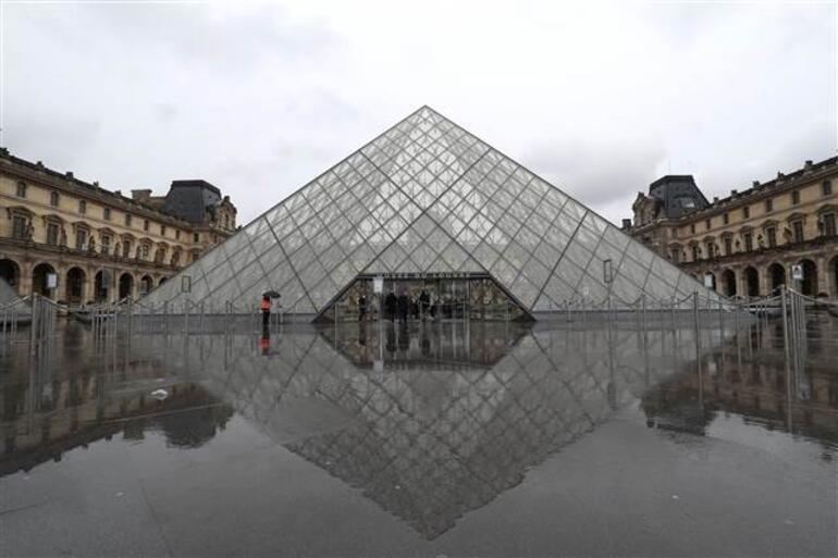 Avrupa'da virüs alarmı! Portekiz ve Andorra'da ilk kez görüldü, Louvre Müzesi kapatıldı