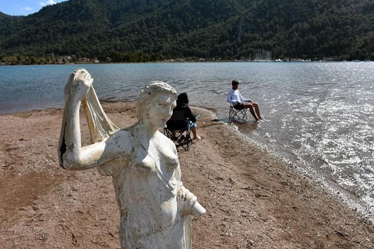 Prenses heykelinin bakımsız hali yürek burkuyor