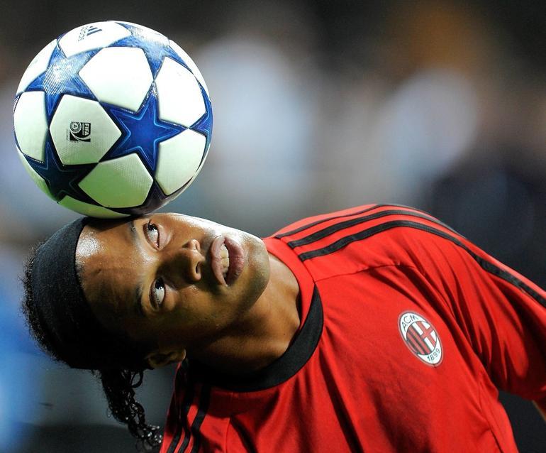 Ronaldinho'nun hapishanesinde futbol turnuvası heyecanı