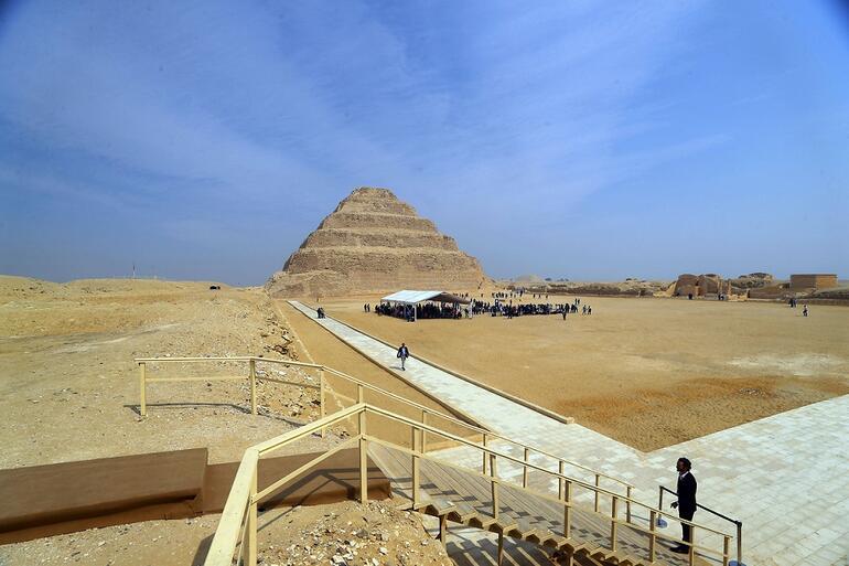 Mısır'ın ilk piramidi Zoser ziyarete açıldı