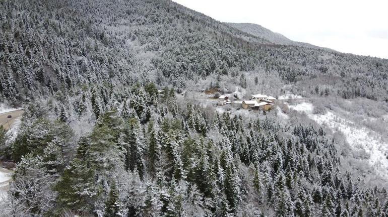 Karabük'te yüksek kesimler beyaz örtüye büründü