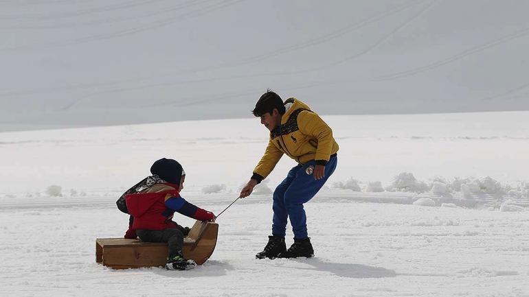 Hakkari Kayak Merkezi 3,5 ayda 50 bin ziyaretçiyi ağırladı