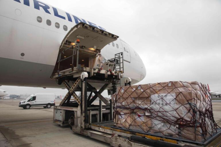 Turkish Cargo artırılmış kapasitesi ile sağlık ürünlerini Türkiye'ye ulaştırıyor