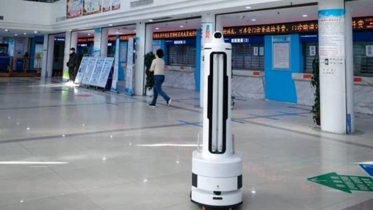 Koronavirüs salgınıyla mücadeleye robotlar da katıldı