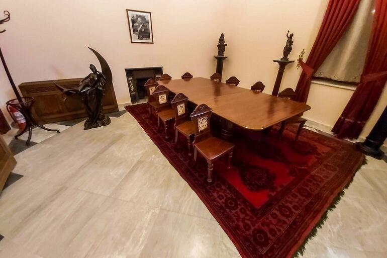 Cumhuriyet'in ilk yollarına tanıklık eden Atatürk Evi Müzesi