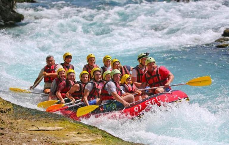 Rafting botları corona virüs nedeniyle depoda kaldı