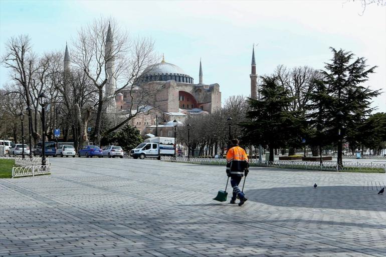 İstanbul sokaklarında koronavirüs sakinliği