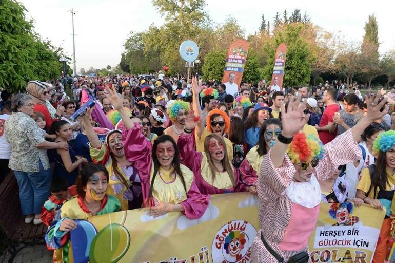 Portakal Çiçeği Karnavalı balkonlara taşınıyor: 'Evde karnaval'