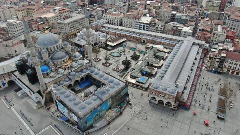 Eminönü ve Karaköy'de son durum havadan fotoğraflandı... Duraklar, meydanlar boş kaldı